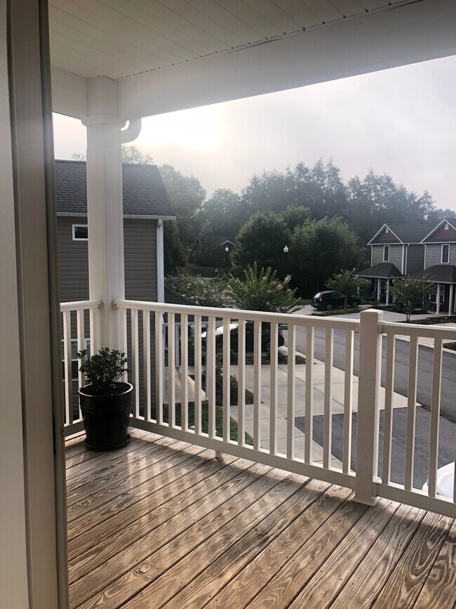 Foto del edificio - Super cute, clean 2 bedroom/2 full bathroom condo!