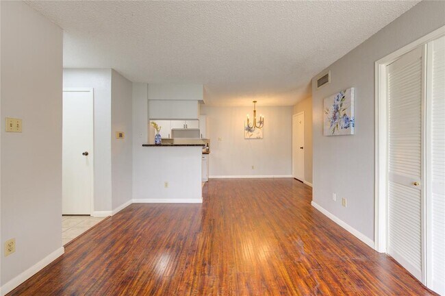 Building Photo - 2750 Holly Hall St