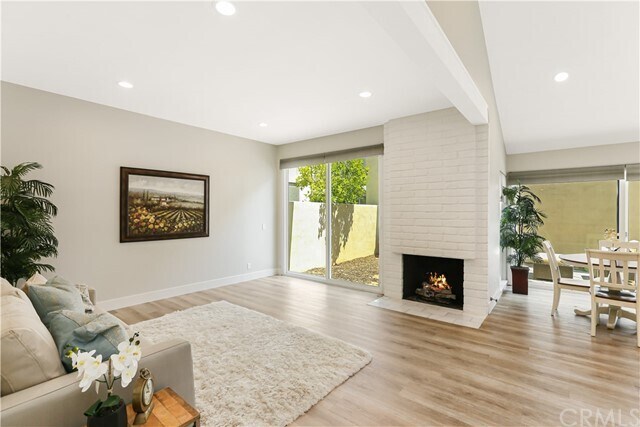 Foto del edificio - 2 Nutwood