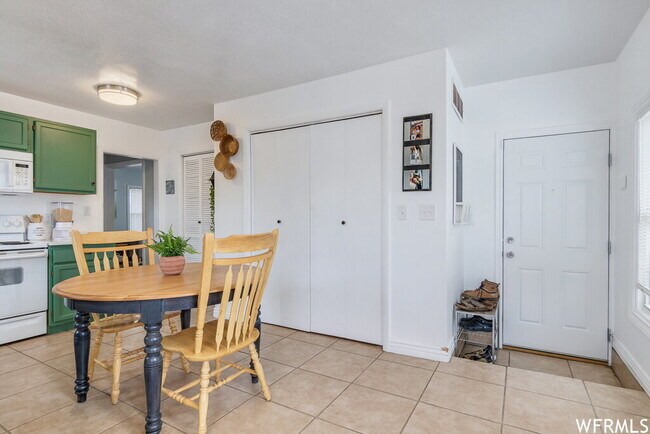 Building Photo - Cozy 2-Bedroom Home in Roy