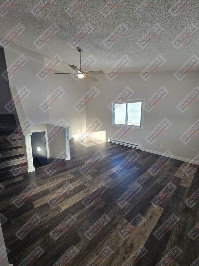 Building Photo - Single family home with a garage