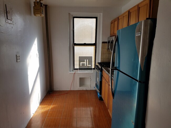 Building Photo - SHERIDAN AVENUE
