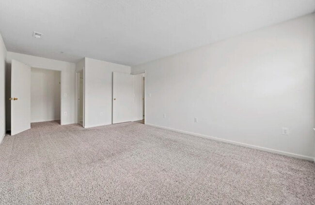 Building Photo - Dulles Center Apartments - Tax Credit