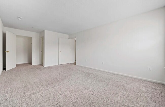Foto del edificio - Dulles Center Apartments - Tax Credit