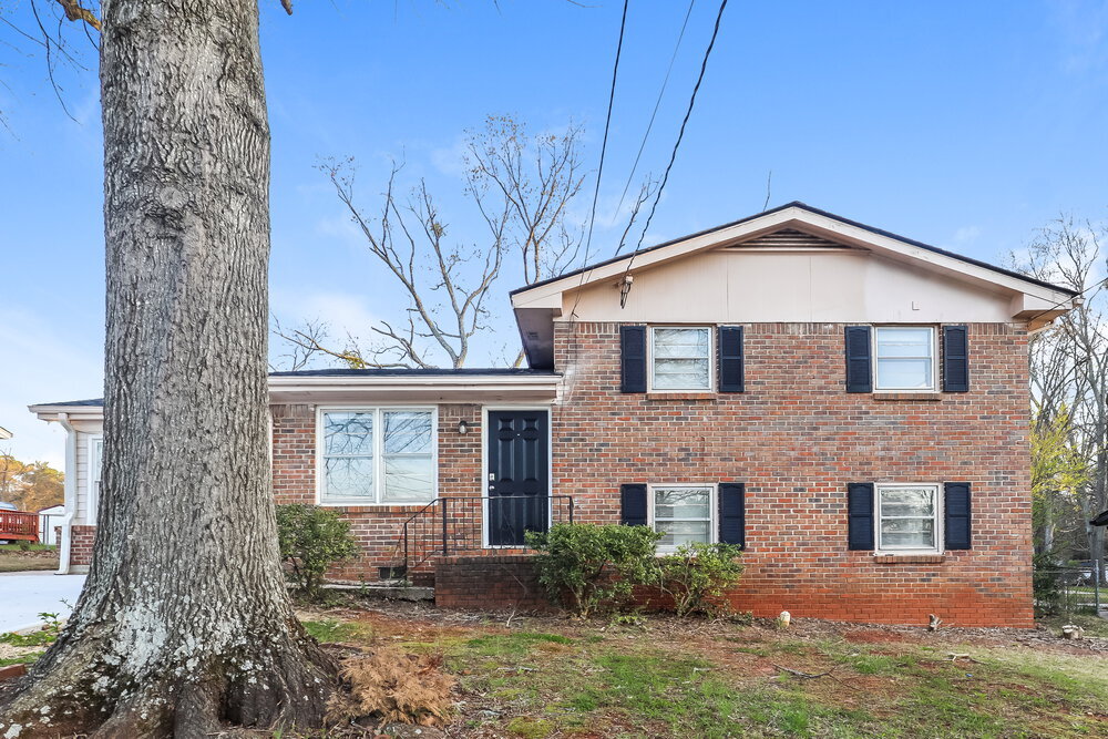 Primary Photo - 820 Oakdale Dr