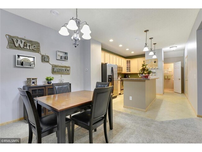 Building Photo - 15588 Emerald Dr N