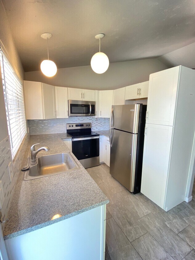 Photo - 16253 N 18th St (Phoenix, AZ)