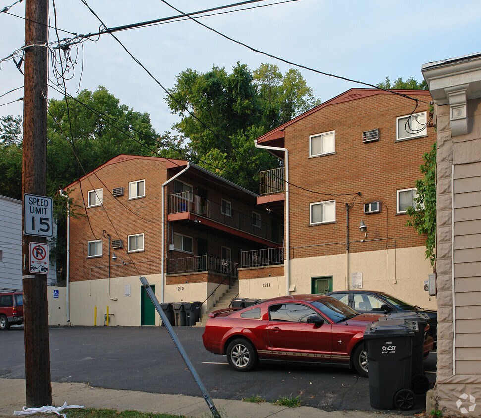 Foto del edificio - 1211-1213 Hermes Ave
