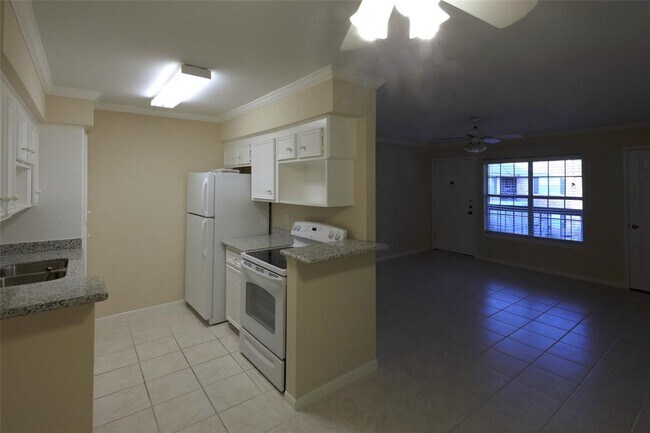 Building Photo - 1223 Augusta Dr