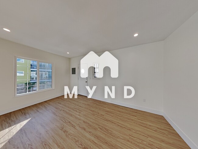 Foto del edificio - 3835 3rd Ave Apt 8