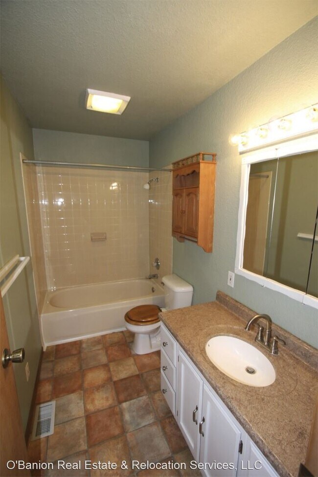 Building Photo - 3 br, 2 bath House - 24023 Alpenglow Drive