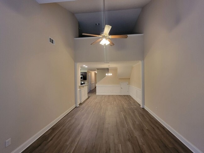 Building Photo - Lakeview Commons - Columbia County