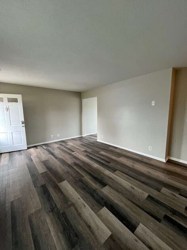 Foto del edificio - 2900-2902 W Airway Rd