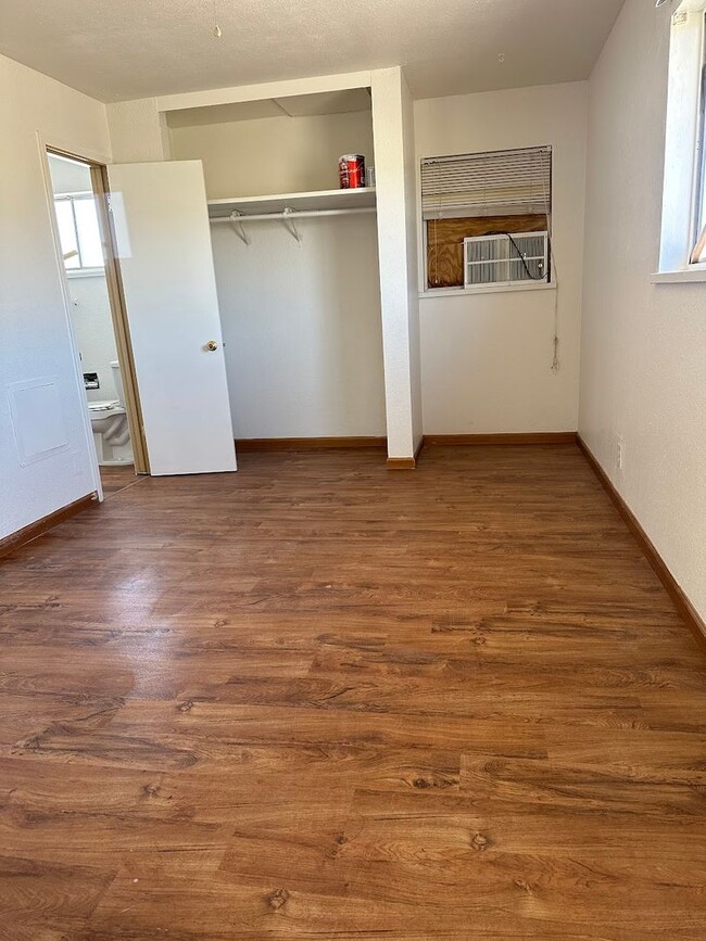 Building Photo - 1070 US-50