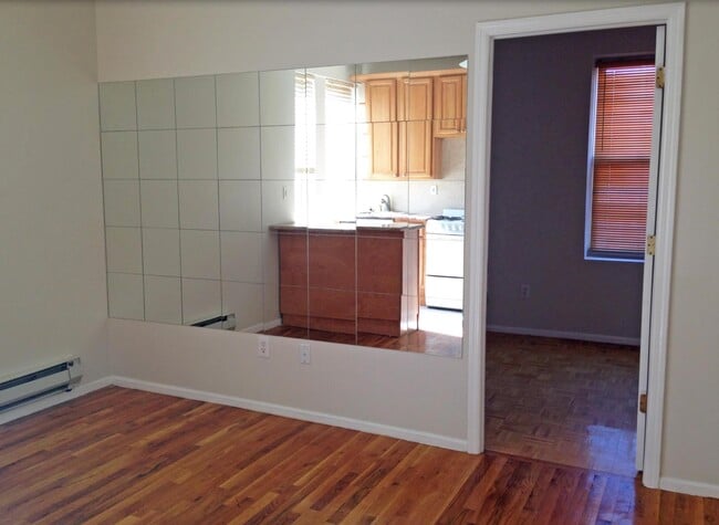 Foto del edificio - 734 Adams St