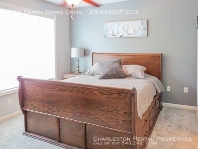 Foto del edificio - 260 Seven Farms Dr