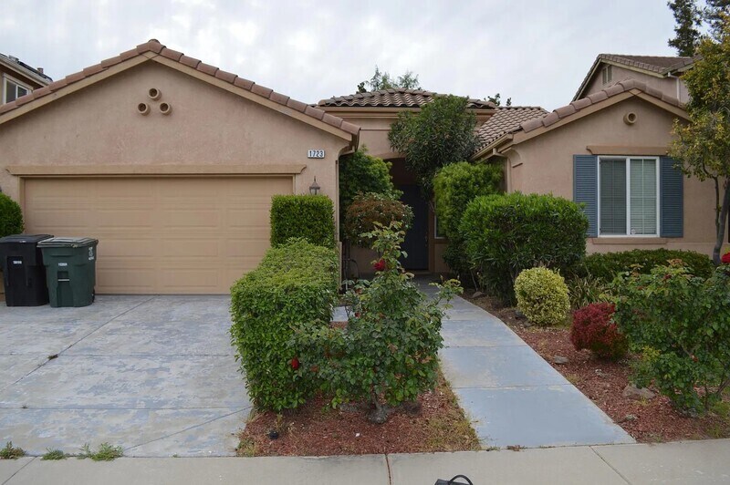 Primary Photo - 1723 Sun Valley Ave