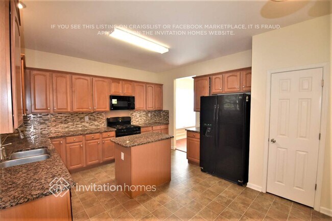 Foto del edificio - 3411 Crutchfield Pl