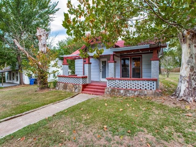Building Photo - 609 E Monterey St