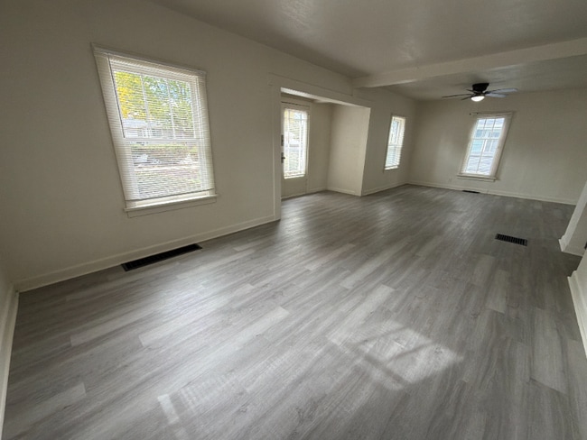 Photo - 745 Carbon St House