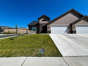 Building Photo - 8819 Kail Dr