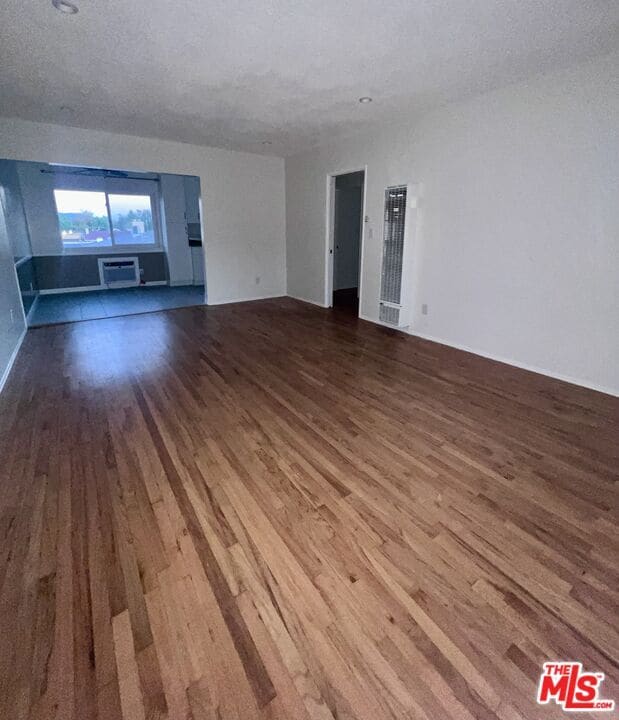 Building Photo - 6610 Whitsett Ave