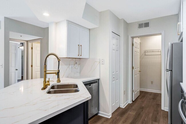 Building Photo - 12524 Crest Springs Ln