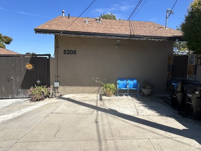Building Photo - 8208 Truxton Ave