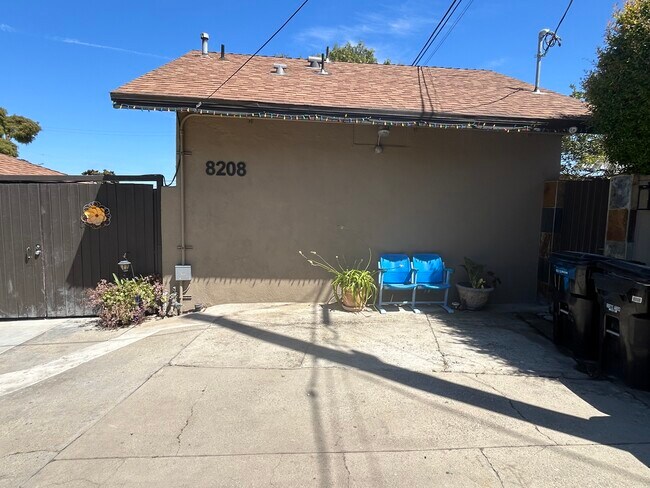 Building Photo - 8208 Truxton Ave