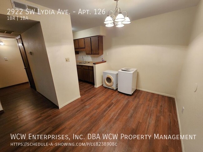 Building Photo - Huntington Condominiums, ground level, imm...