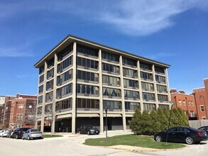 Building Photo - 345 E Eastgate Pl