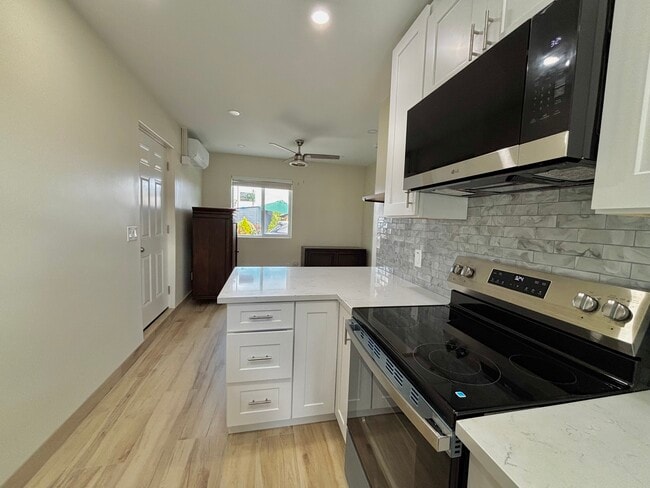 Building Photo - 2732 Oceanside Blvd