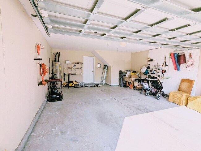 Foto del edificio - 4 Bedroom Single Family Home in Villages o...