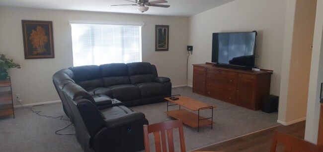 Foto del edificio - 91408 Kellogg Ln