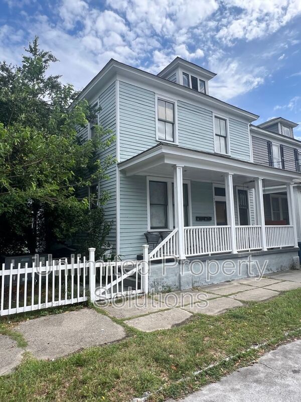 Building Photo - 721 Chestnut St