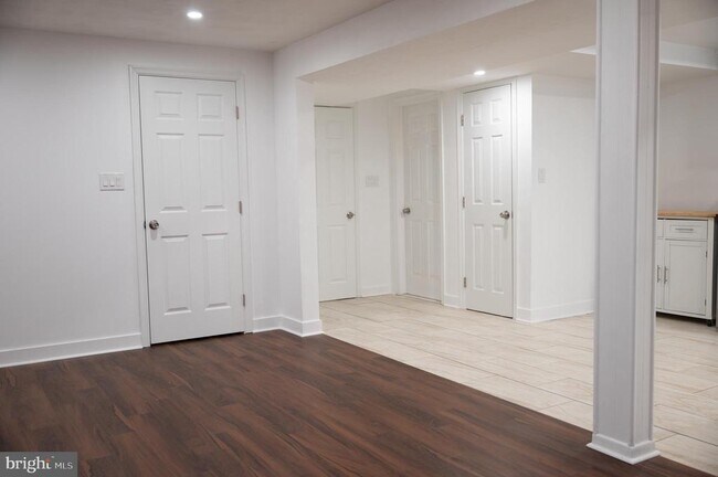 Foto del edificio - 13021 Tamarack Rd