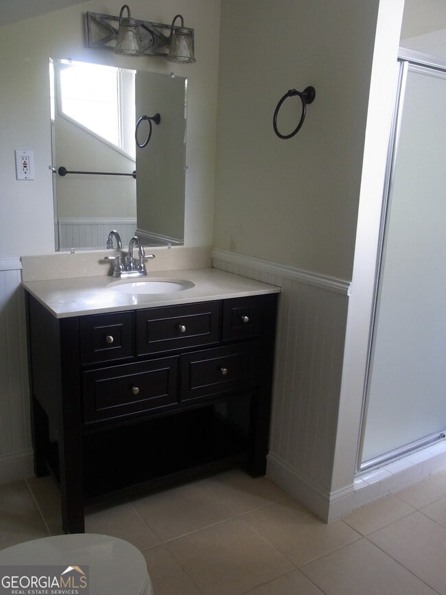 Building Photo - 886 Vedado Way NE
