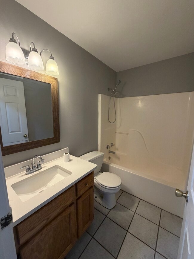 Building Photo - Crystal Lake Apartments