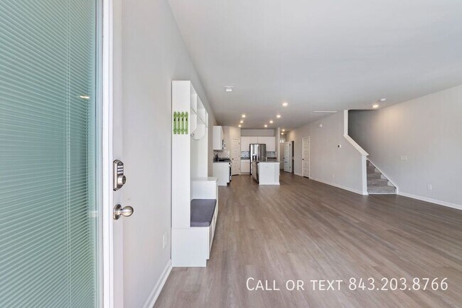 Building Photo - 1471 Central Ave