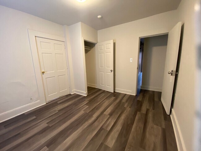 Foto del edificio - 644 E Chestnut St