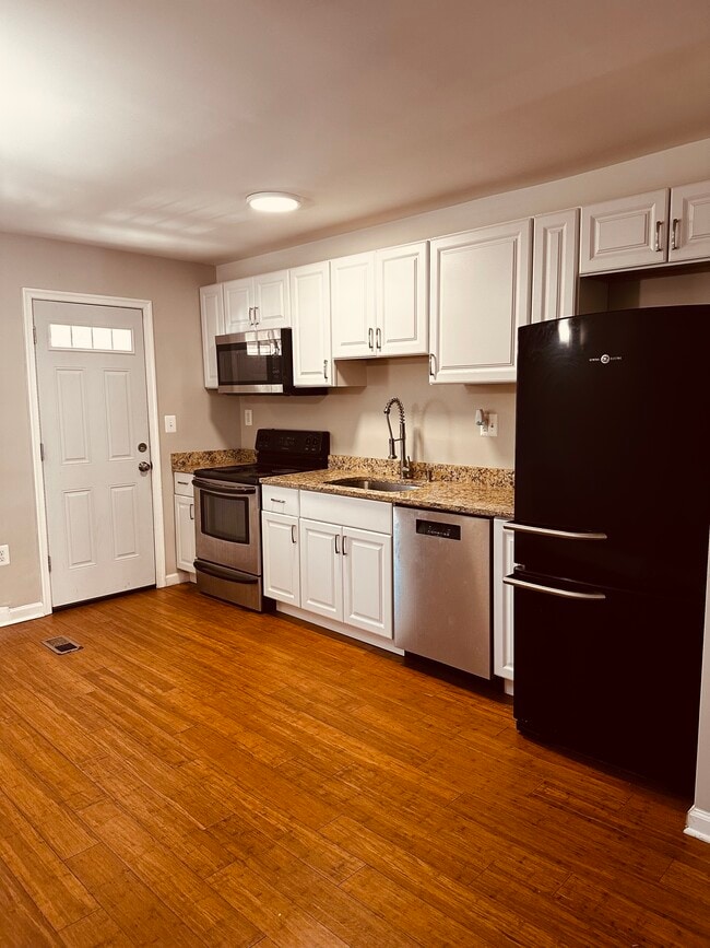 Cocina - 2136 Parksley Ave
