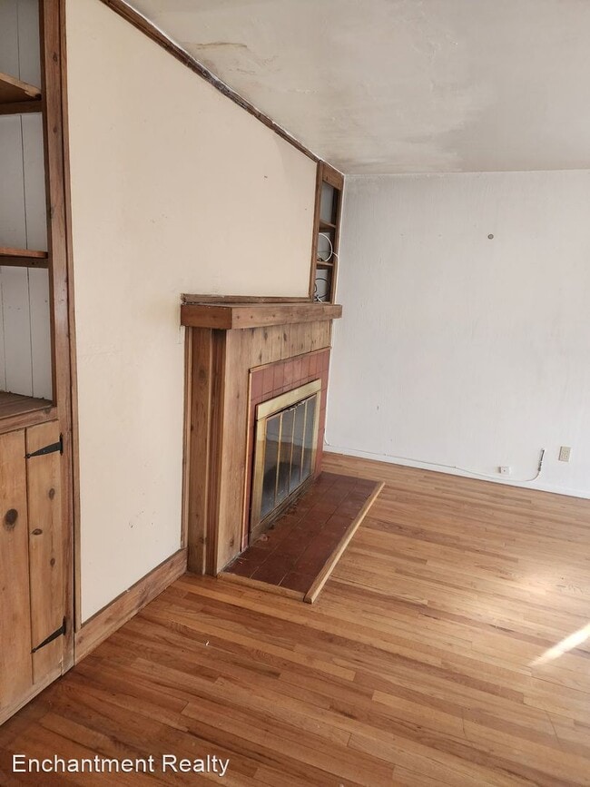 Building Photo - 3 br, 2 bath House - 500 E 21st St.