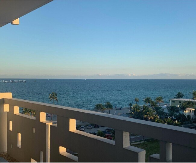 Building Photo - 3111 N Ocean Dr