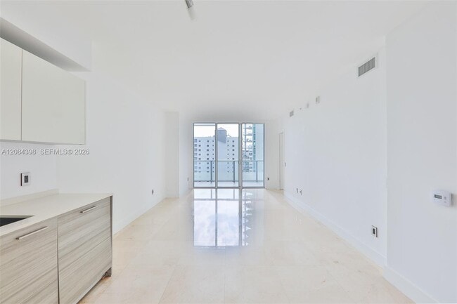 Photo - 1300 Brickell Bay Drive, Miami, FL 33131 - 1 BR 1.5 BA condo