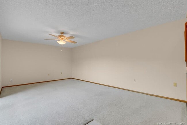 Foto del edificio - 5662 SE Windsong Ln