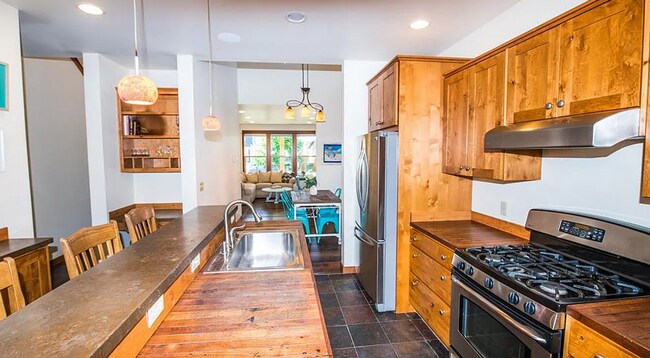 Foto del edificio - Gorgeous Single Family Home for Rent in Va...