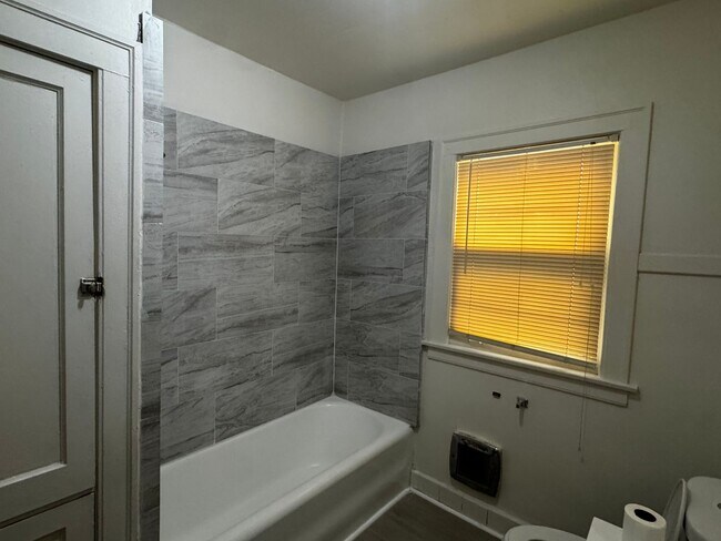 Foto del edificio - 6937 S Merrill Ave