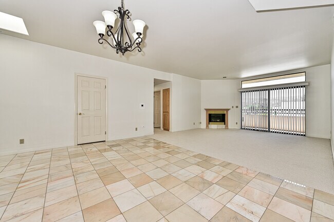Building Photo - 5319 Lindley Ave