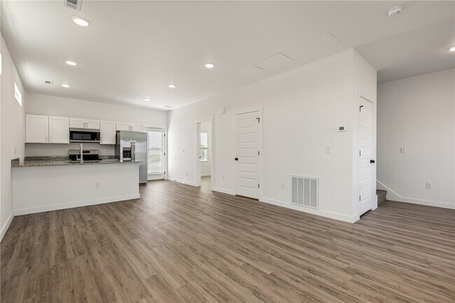 Building Photo - 501 Solar St