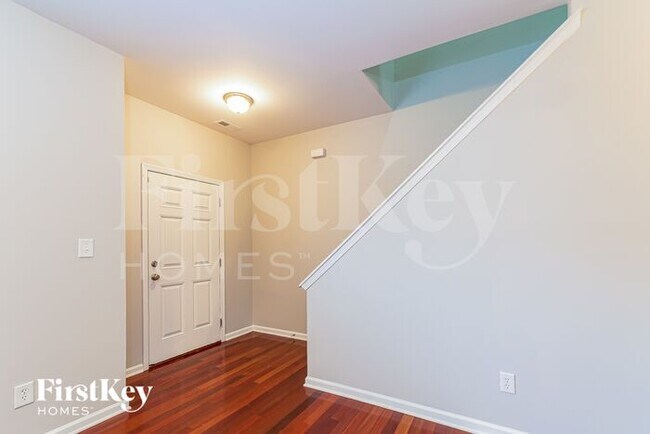 Building Photo - 408 Hanson Rd